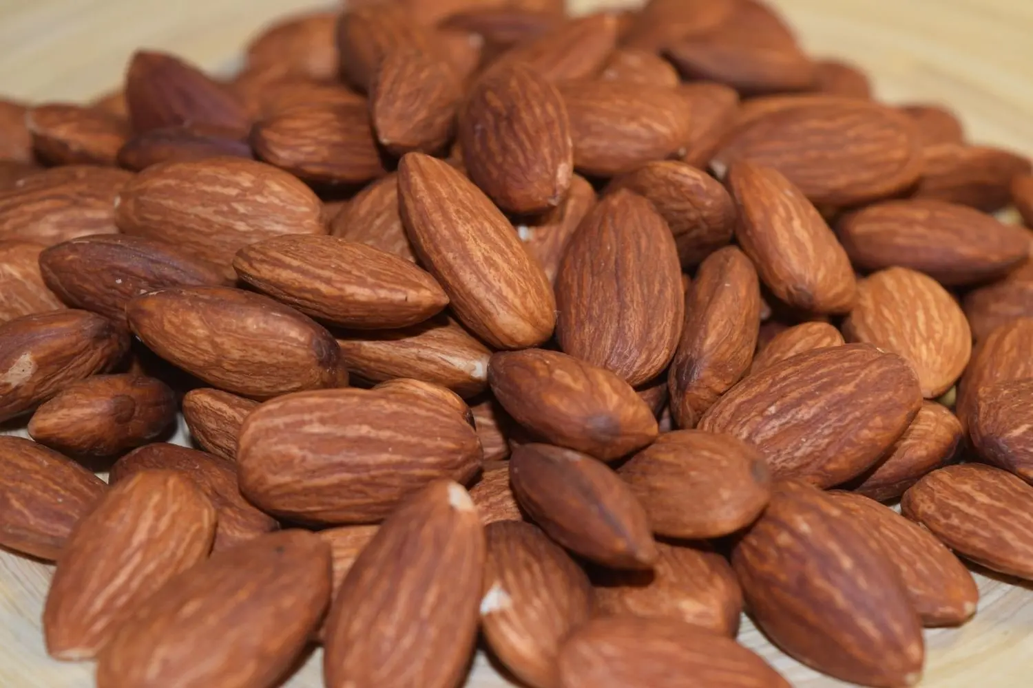 миндаль очищенный (жареный). жареный миндаль. миндаль жареный 1кг. миндаль жареный, кг. орехи миндаль жареный.