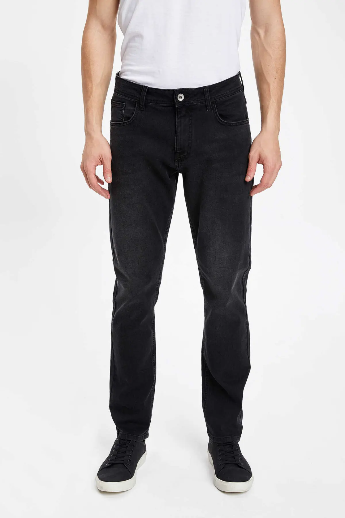

DeFacto Classic Men Black Denim Jeans Loose Mid-waist Denim Long Pants Casual Washed Jeans Trousers-K4122AZ19SP-K4122AZ19SP