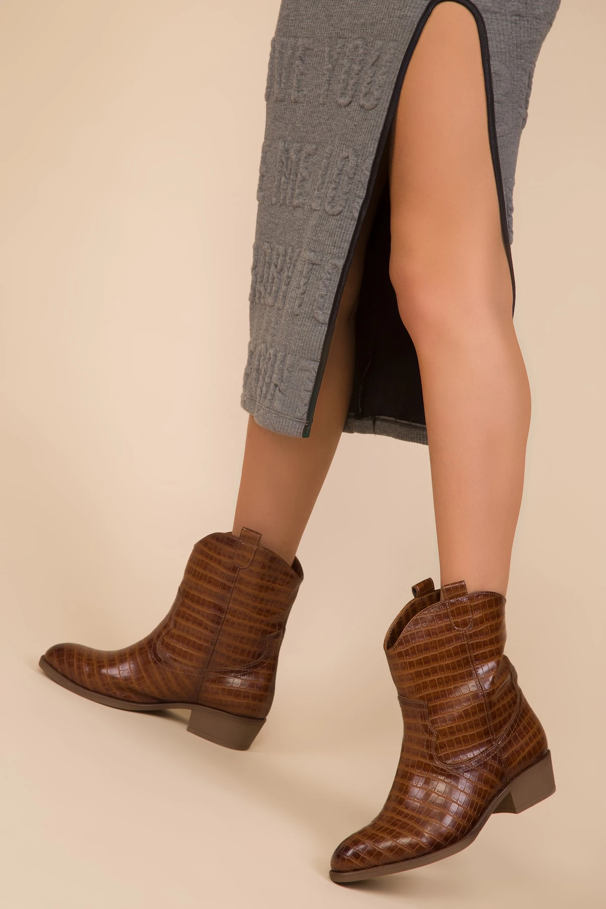 ladies pointed boots