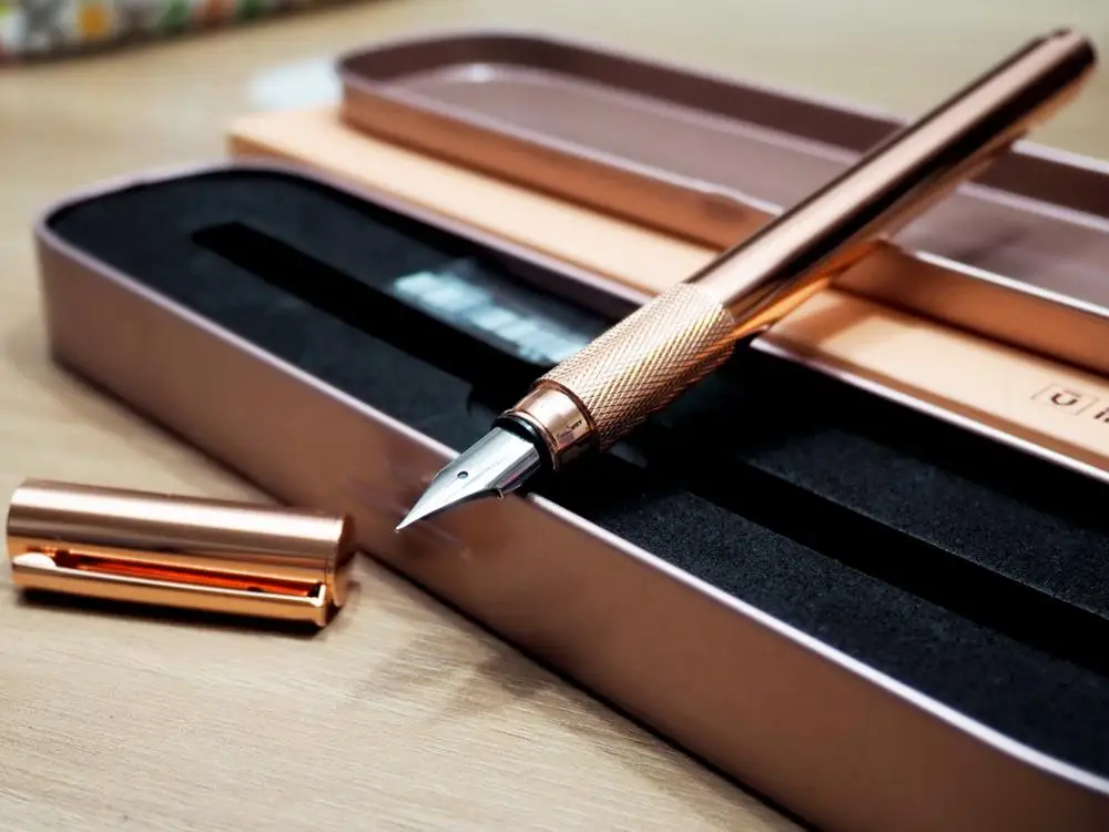 Elegant Metal Fountain Pen With Metal Gift Box