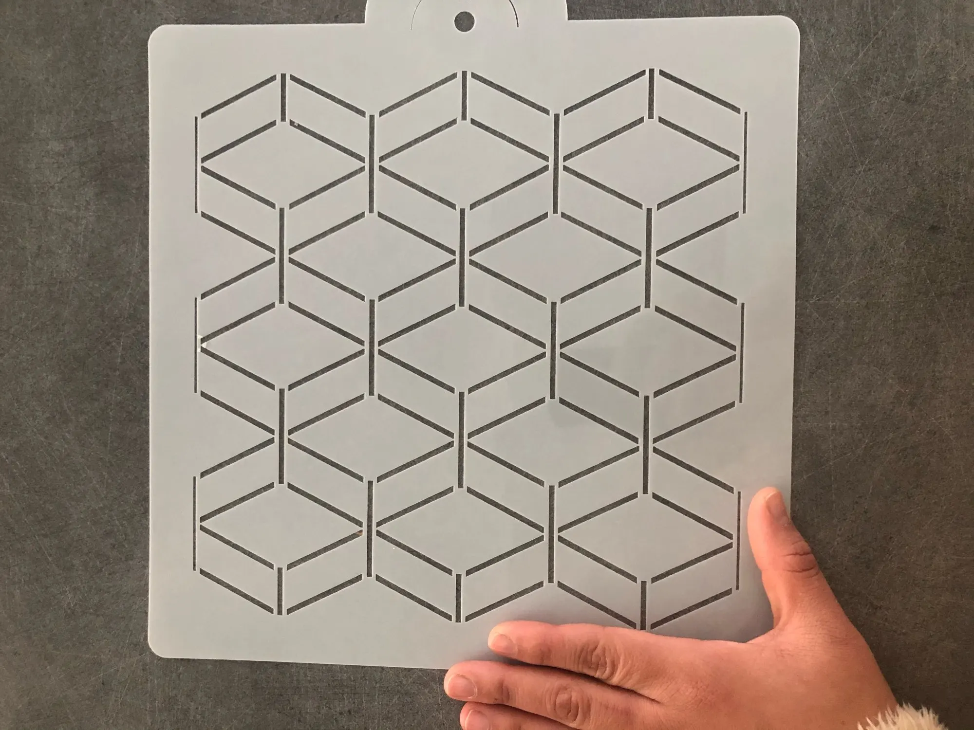 Из чего можно сделать трафарет для бетона