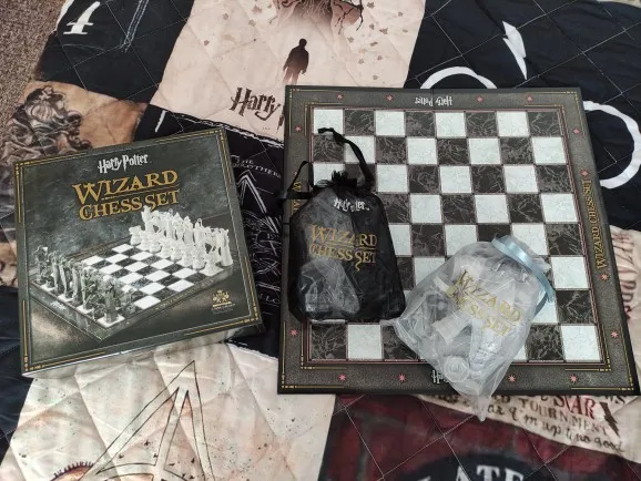 Harry Potter Chess set Wizard chessboard Hogwarts best unique birthday gift Ron 