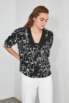 

Trendyol Collar Detailed Shirt TWOAW21GO0227