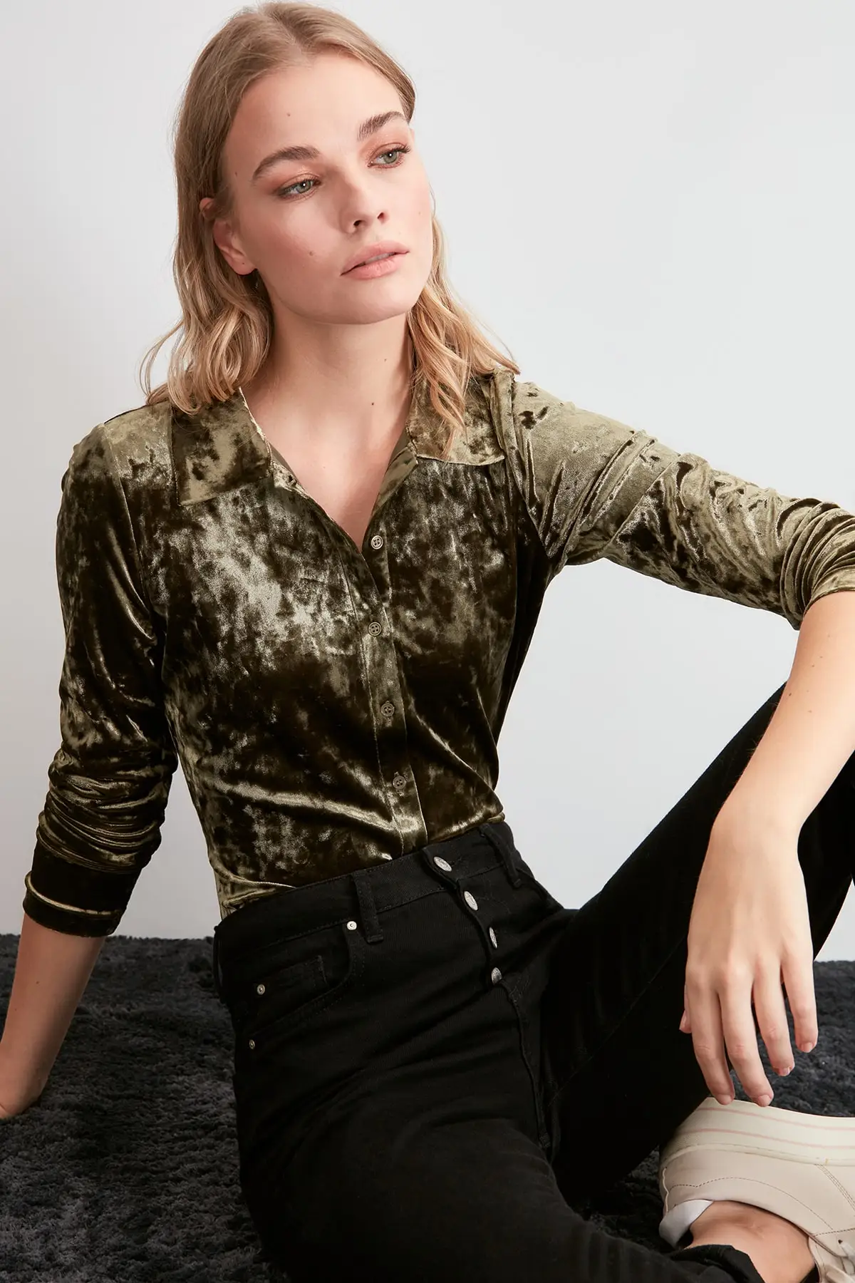 

Trendyol Velvet Knitted Shirt TWOAW20GO0506