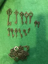 13 Uds Vintage encantos mixto colgante de llaves bronce antiguos encantos clave collar pulseras DIY joyería de Metal al por mayor