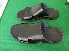 Zapatillas de verano para hombre, zapatos de piel auténtica para exteriores, chanclas suaves de talla grande 47, zapatillas informales, zapatos con conducción transpirable para playa