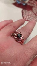 Huitan-Anillo de bruja para mujer, piedra negra única, ajuste giratorio, Diseño de banda, Color oro rosa, anillos de dedo de compromiso para mujer, venta al por mayor