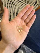 Pendientes pequeños de perlas atmosférica para mujer, joyería sencilla con personalidad suave de joker, aretes geométricos delicados