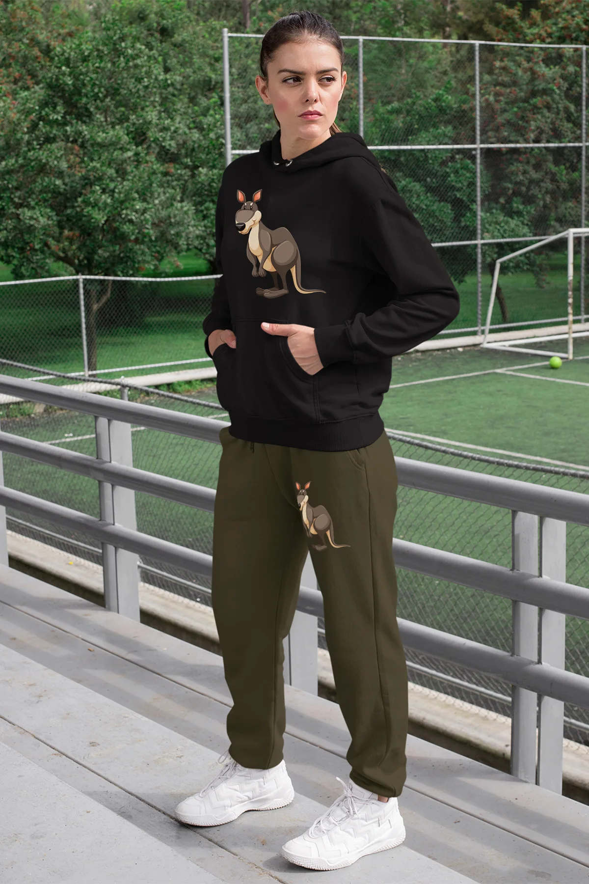 Angemiel Wear Bouncing Kangaroo Women 'S Tracksuit Set Black Hooded Sweatshirt Green Sweatpants |