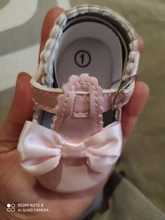 Zapatos antideslizantes para bebés recién nacidos, calzado con hebilla de cuero PU para primeros pasos, en rojo, Negro, Rosa, blanco y azul