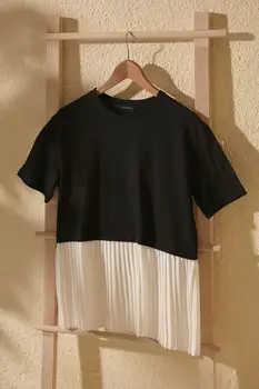 

Trendyol Piliseli Knitted Blouse TWOSS20BZ1400
