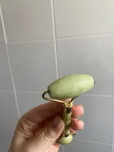 Rodillo de Jade para masaje Facial, masajeador verde de piedra Natural, levantamiento de cuello y cara, herramientas de cuidado de la piel, 2 uds.