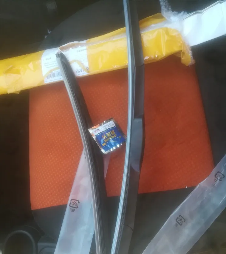 Отзыв о товаре Щетка стеклоочистителя автомобильная универсальная U-образная, 14 дюймов, 16 дюймов, 17 дюймов, 18 дюймов, 19 дюймов, 20 дюймов, 21 дюйм, 22 дюйма, 24 дюйма, 26 дюймов от пользователя H***H