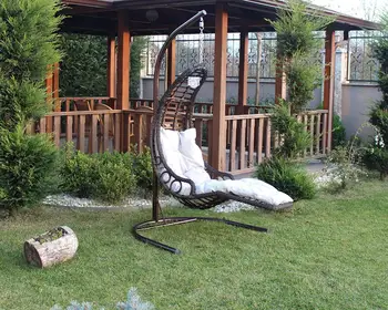 

Knitted Swing