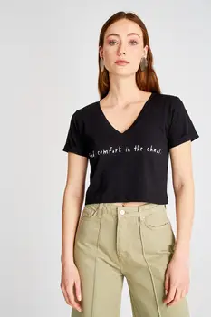

Trendyol Printed Knitted Crop T-Shirt TWOSS20TS1278