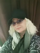 Peluca corta de pelo negro rizado para mujer, gorra de béisbol, fibra sintética resistente al calor, pelucas Bob