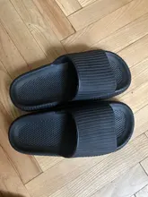Zapatillas de verano para hombres y mujeres, sandalias suaves de EVA con plataforma gruesa, Zapatos de interior, chanclas de baño antideslizantes para el hogar