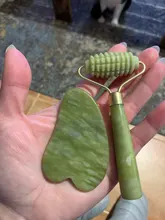 Rodillo de Jade para masaje Facial, masajeador verde de piedra Natural, levantamiento de cuello y cara, herramientas de cuidado de la piel, 2 uds.