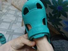 Zapatos con agujeros para bebés, sandalias antideslizantes suaves para niños y niñas de 1 a 3 años, novedad de verano