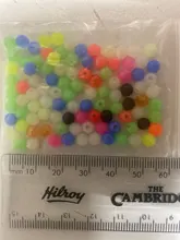 Color mezclado de pesca de 100 unids/lote duro redondo de plástico flotante pesca perlas de diámetro 4mm/5mm/6mm/7mm/8mm