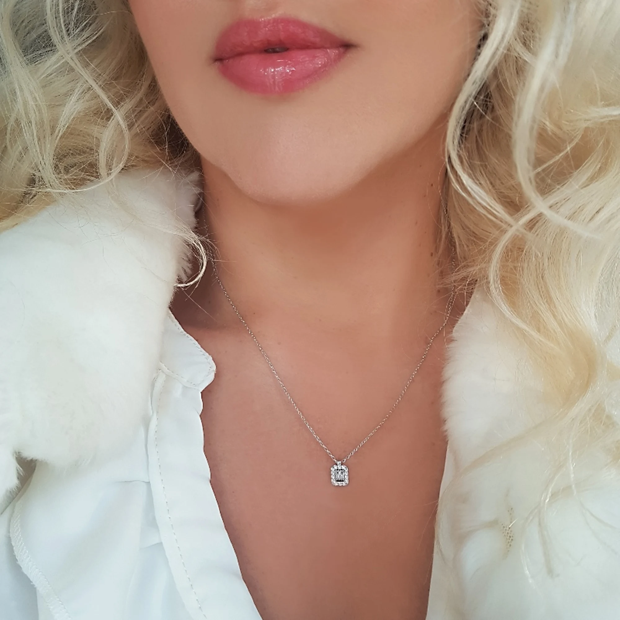

Vaoov 925 Sterling Silver Baguette Stone Necklace
