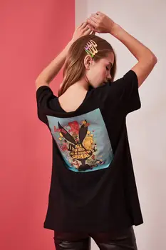 

Trendyol Looney Tunes Licensed Printed Boyfriend Knitted T-Shirt TWOAW21TS0047