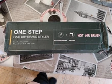 Cepillo que seca y volumiza el pelo de un solo paso, el cepillo produce aire caliente y puede alisar y arizar el pelo