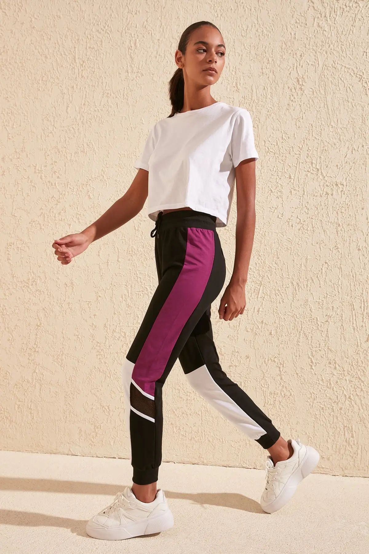 

Trendyol With Color Block and Fishnet Detailed Sports Sweatpants TWOSS20EA0068
