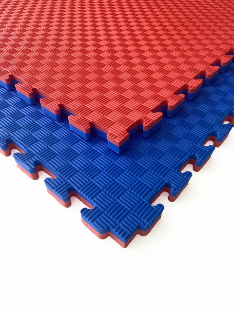 Suelo Tatami Puzzle EVA Mat Alta Densidad1000 x 1000 x 25 mm - Rojo/Azul  (Reversible)