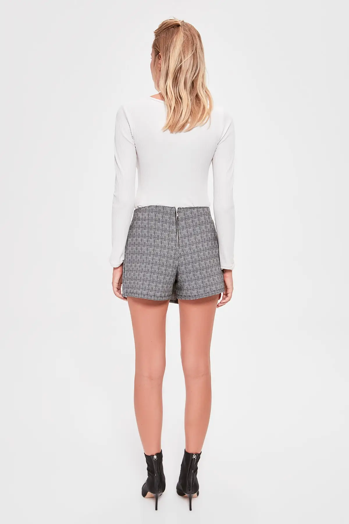 Trendyol Юбка Шорты и бермуды TWOAW20SR0068