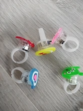 Anillos luminosos con luz Led para niños, juguetes luminosos con dibujos animados, 5 uds.