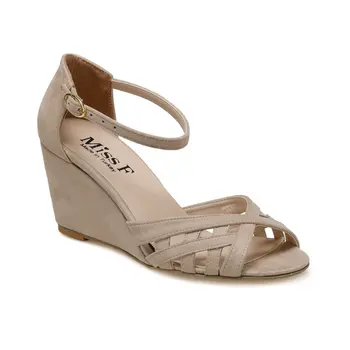 

FLO DS20007 Beige Women 'S Sandals Miss F