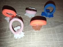 Figuras de Peppa Pig, George, muñecas de PVC, a la moda, peluches de dibujos animados, juguetes con anilla para el pelo, envío aleatorio