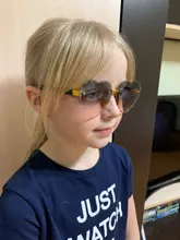 Gafas de sol sin montura con forma de corazón para niños, anteojos de sol deportivos a la moda, con Lentes rojas en color gris y Rosa, con UV400