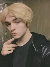 AILIADE-Peluca de cabello sintético para hombre, pelo corto rizado amarillo claro para fiesta, resistente al calor, transpirable