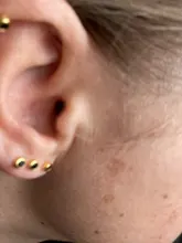 Mini pendientes de tuerca de Color dorado para mujer y niña, aretes de cristal negro, Plata de Ley 925 2019, aretes de circón pequeño bonitos H40