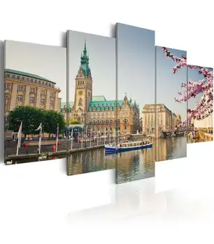 

Picture-Spring in Hamburg