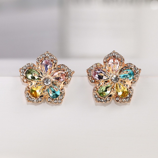 Zircon Christmas Snowflake Stud Earrings for Women Shiny Rhinestone Crystal Flowers Earring Christmas New Year Gifts