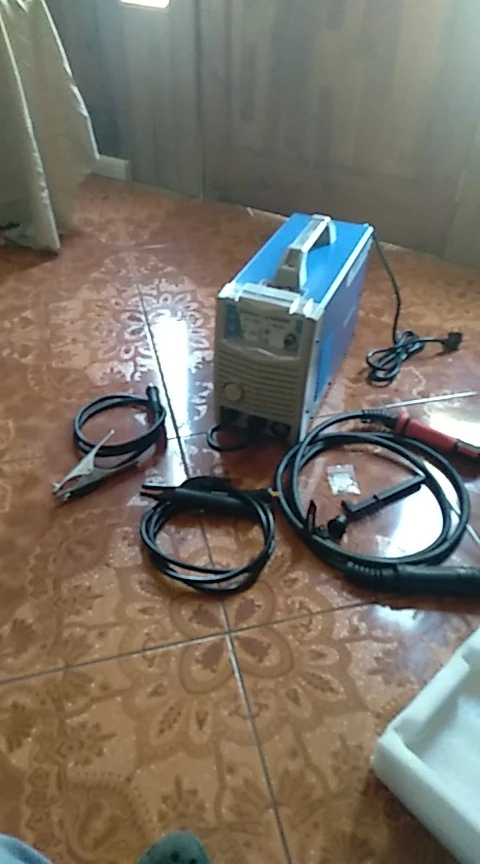 Отзыв о товаре Сварочный аппарат yesswelder MIG200, 200 А, однофазный сварочный аппарат MIG, без газа и светильник, 220 В от пользователя C***s