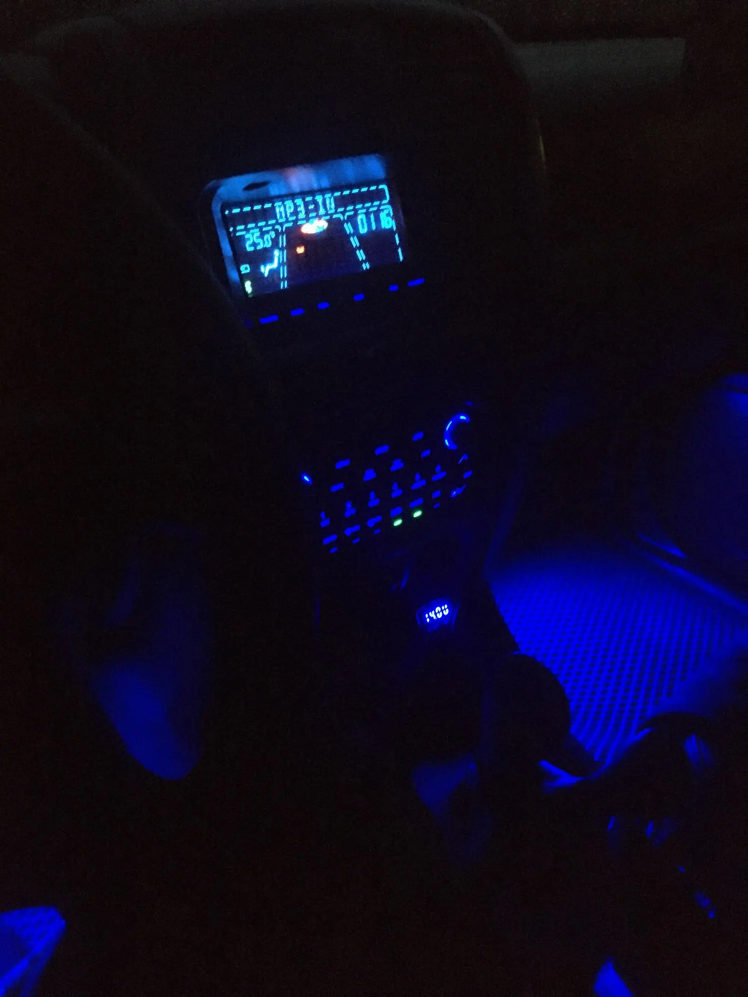 Подсветка двери ховер н2. Подсветка ховер. Great wall hover подсветка в салон. Лампочки освещения салона ховер н2. Подсветка ховер.