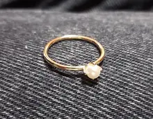 ZHOUYANG-Anillo delicado delgado de estilo minimalista con una mini perla, joyería fina, color amarillo claro dorado