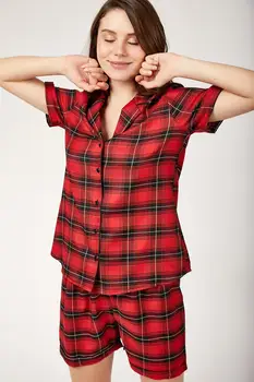 

Happiness ist. Women's Plaid Pattern Pajamas set