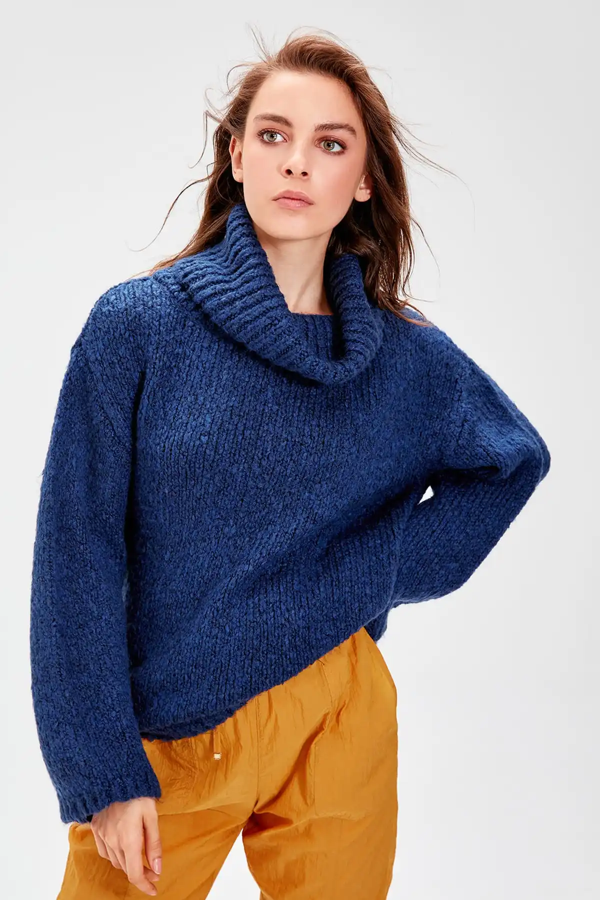 

Trendyol WOMEN-Navy Blue Funnel Collar Sweater Sweater TWOAW20NV0025