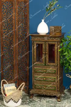 

Chest of drawers with Glass 2 doors 3 drawers