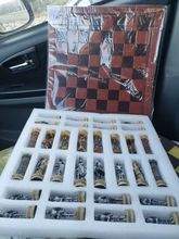 Juego de ajedrez con temática de lucha de Caballeros de la mediana edad, juego de ajedrez portátil de inteligencia de viaje, juego de ajedrez de lujo