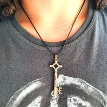 Anime ataque en collar de titanio Eren clave Shingeki No colgante de Kyojin alas de la libertad de Metal de cuero Unisex collar de cadena Cosplay
