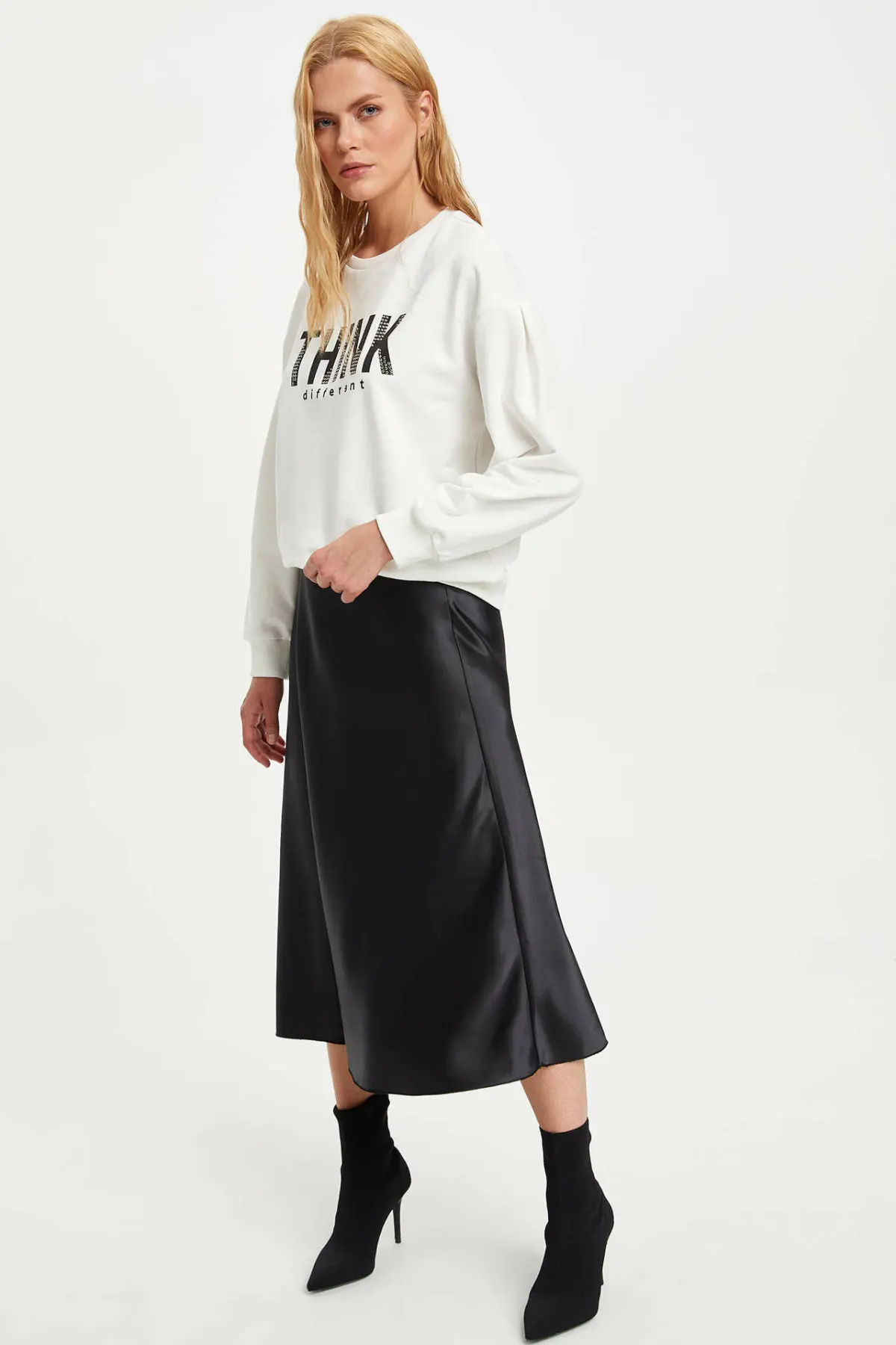 Дефакто Женская мода Crewneck Sweat рубашка женская повседневная с буквенным принтом Длинные рукава пуловеры женские свободные топы-M3334AZ19AU