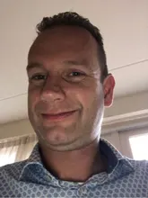 j***j