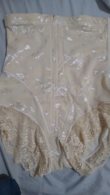 SlimShape™ Cinta Modeladora de Compressão com Renda photo review