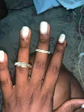 Auxauxme-Anillo de boda con diseño de onda dorada para hombre y mujer, sortija de compromiso con grabado de nombre de amantes de la boda